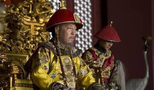 清朝官员胸前佩戴的朝珠原来有这么多讲究-1 清朝官员胸前佩戴的朝珠原来有这么多讲究-1