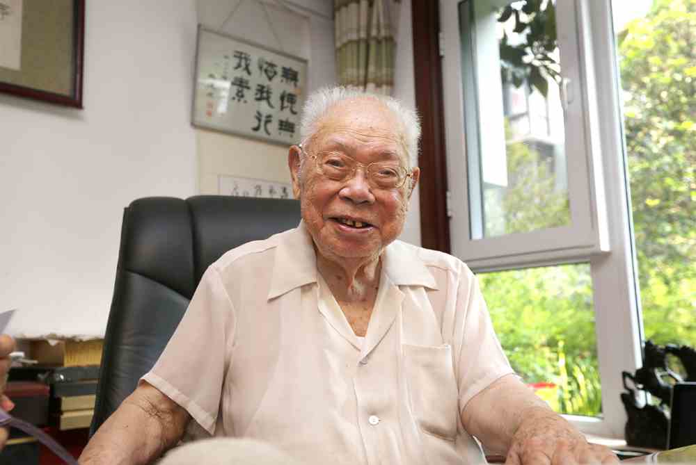 2024年,这些离开的文学大家曾为我们审视时代-7 2024年,这些离开的文学大家曾为我们审视时代-7